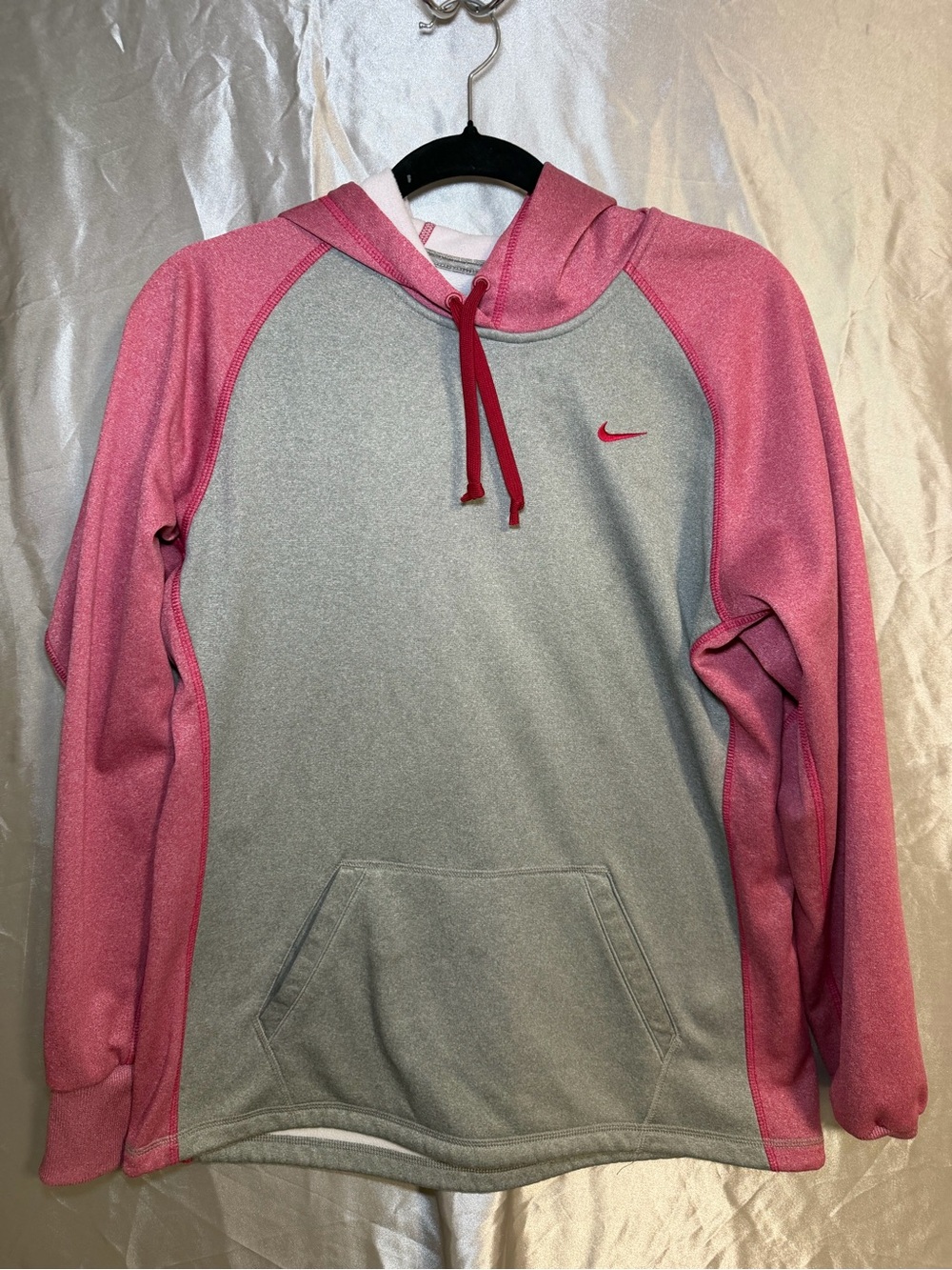 Nike Thermal Fit Hoodie Womens Pink Kangaroo Pocket Size Medium